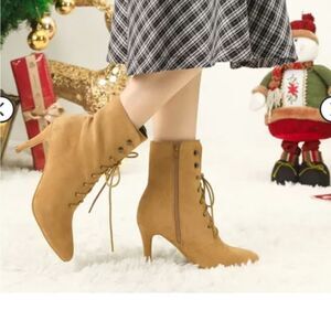 ME TOO POINTED TOE HEELED SUEDE ZIPPER CLOSURE BOOTIE